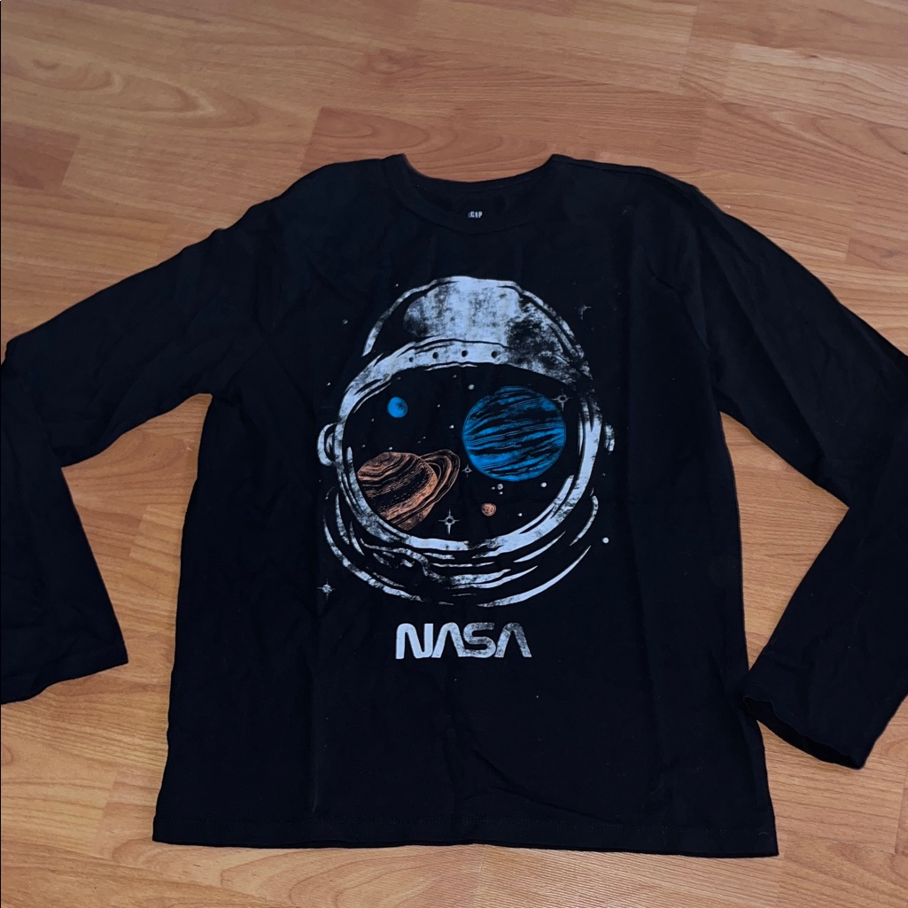 Gap Black Long Sleeve Nasa Astronaut Helmet Tee With Blue & Brown Planets